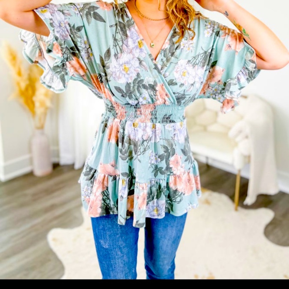 GeeGee Floral short sleeved Ruffle top